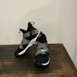 Nike Men’s LeBron Soldier XII Air Raid Shoes Black Gray White Size 10.5